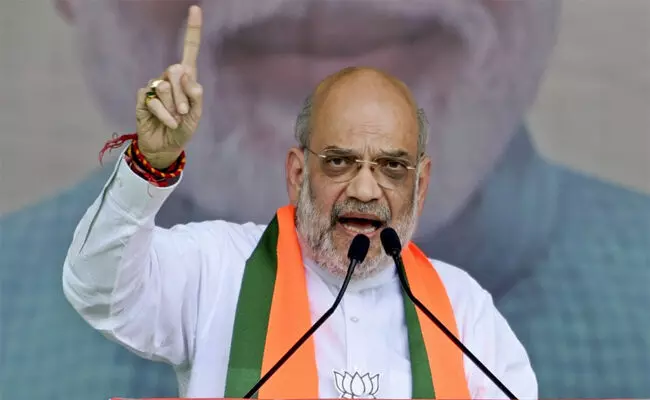 ಸೋನಿಯಾ ಗಾಂಧಿ ಸಂಸದರ ನಿಧಿಯಿಂದ ಶೇ. 70ಕ್ಕೂ ಅಧಿಕ ಮೊತ್ತವನ್ನು ಅಲ್ಪಸಂಖ್ಯಾತರಿಗಾಗಿ ಬಳಸಿದ್ದಾರೆ: ಅಮಿತ್ ಶಾ ಆರೋಪ ಸೋನಿಯಾ ಗಾಂಧಿ ಸಂಸದರ ನಿಧಿಯಿಂದ ಶೇ. 70ಕ್ಕೂ ಅಧಿಕ ಮೊತ್ತವನ್ನು ಅಲ್ಪಸಂಖ್ಯಾತರಿಗಾಗಿ ಬಳಸಿದ್ದಾರೆ: ಅಮಿತ್ ಶಾ ಆರೋಪ