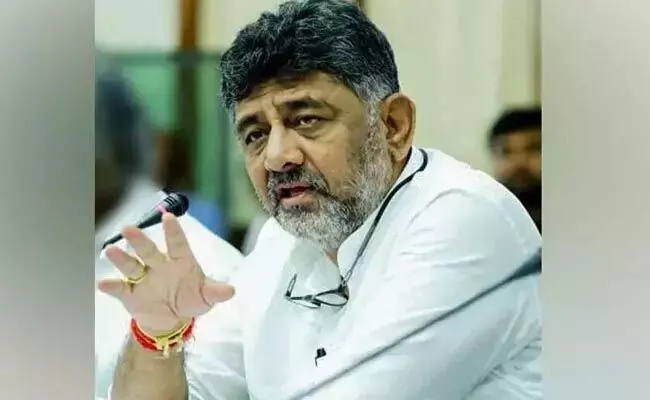 ಡಿ.ಕೆ.ಶಿವಕುಮಾರ್ ಭೇಟಿ ಮಾಡಿದ ಬಿಜೆಪಿಯ ಸೋಮಶೇಖರ್, ಶಿವರಾಂ ಹೆಬ್ಬಾರ್ ಡಿ.ಕೆ.ಶಿವಕುಮಾರ್ ಭೇಟಿ ಮಾಡಿದ ಬಿಜೆಪಿಯ ಸೋಮಶೇಖರ್, ಶಿವರಾಂ ಹೆಬ್ಬಾರ್