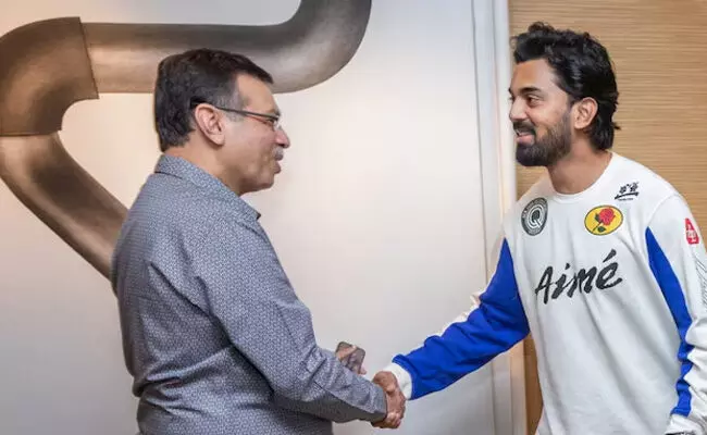 ಅವತ್ತು ಅವಮಾನ, ಇವತ್ತು ಸನ್ಮಾನ | ನಾಯಕ ಕೆ.ಎಲ್.ರಾಹುಲ್ ಗೆ ಭೋಜನಕೂಟ ಏರ್ಪಡಿಸಿದ ಲಕ್ನೊ ಮಾಲಕ ಸಂಜೀವ್ ಗೋಯೆಂಕಾ ಅವತ್ತು ಅವಮಾನ, ಇವತ್ತು ಸನ್ಮಾನ | ನಾಯಕ ಕೆ.ಎಲ್.ರಾಹುಲ್ ಗೆ ಭೋಜನಕೂಟ ಏರ್ಪಡಿಸಿದ ಲಕ್ನೊ ಮಾಲಕ ಸಂಜೀವ್ ಗೋಯೆಂಕಾ