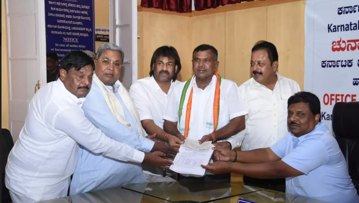 ದಕ್ಷಿಣ ಶಿಕ್ಷಕರ ಕ್ಷೇತ್ರದಿಂದ ಕಾಂಗ್ರೆಸ್ ಅಭ್ಯರ್ಥಿಯಾಗಿ ಮರಿತಿಬ್ಬೇಗೌಡ ನಾಮಪತ್ರ ಸಲ್ಲಿಕೆ