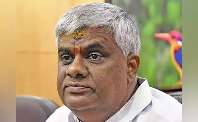 ಲೈಂಗಿಕ ದೌರ್ಜನ್ಯ ಪ್ರಕರಣ : ಎಚ್.ಡಿ.ರೇವಣ್ಣಗೆ ನಾಳೆ(ಮೇ.17) ಮಧ್ಯಾಹ್ನದವರೆಗೆ ಮಧ್ಯಂತರ ಜಾಮೀನು ಲೈಂಗಿಕ ದೌರ್ಜನ್ಯ ಪ್ರಕರಣ : ಎಚ್.ಡಿ.ರೇವಣ್ಣಗೆ ನಾಳೆ(ಮೇ.17) ಮಧ್ಯಾಹ್ನದವರೆಗೆ ಮಧ್ಯಂತರ ಜಾಮೀನು