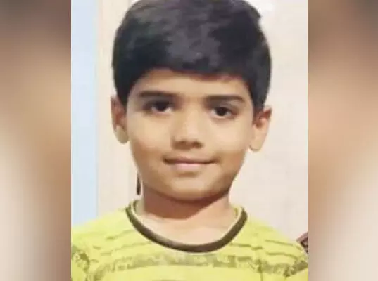 ಚಾಮರಾಜನಗರ: ಟ್ಯಾಕ್ಟರ್ ಅಡಿಗೆ ಬಿದ್ದು ಬಾಲಕ ಮೃತ್ಯು ಚಾಮರಾಜನಗರ: ಟ್ಯಾಕ್ಟರ್ ಅಡಿಗೆ ಬಿದ್ದು ಬಾಲಕ ಮೃತ್ಯು