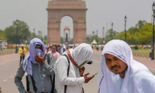 ಚುನಾವಣಾ ಕಾವಿನ ನಡುವೆ ಕೆಂಡವಾದ ರಾಷ್ಟ್ರ ರಾಜಧಾನಿ