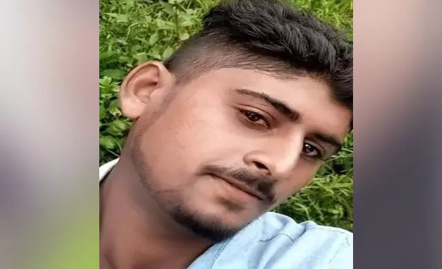 ಚಿಕ್ಕಮಗಳೂರು | ವಿದ್ಯುತ್ ತಂತಿ ಸರಿಪಡಿಸುತ್ತಿದ್ದ ವೇಳೆ ವಿದ್ಯುತ್ ಪ್ರವಹಿಸಿ ಯುವಕ ಮೃತ್ಯು ಚಿಕ್ಕಮಗಳೂರು | ವಿದ್ಯುತ್ ತಂತಿ ಸರಿಪಡಿಸುತ್ತಿದ್ದ ವೇಳೆ ವಿದ್ಯುತ್ ಪ್ರವಹಿಸಿ ಯುವಕ ಮೃತ್ಯು