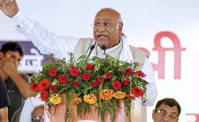 ಇಂಡಿಯಾ ಮೈತ್ರಿಕೂಟದ ಒಗ್ಗಟ್ಟಿಗಾಗಿ ಕಡಿಮೆ ಸ್ಥಾನಗಳಲ್ಲಿ ಕಾಂಗ್ರೆಸ್ ಸ್ಪರ್ಧೆ: ಮಲ್ಲಿಕಾರ್ಜುನ ಖರ್ಗೆ