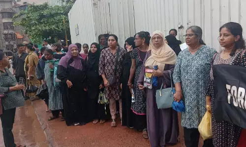 ಪೆನ್ ಡ್ರೈವ್ ಲೈಂಗಿಕ ದೌರ್ಜನ್ಯ ಪ್ರಕರಣದ ಆರೋಪಿಗಳ ಬಂಧನಕ್ಕೆ ಆಗ್ರಹ: ಮಂಗಳೂರಿನಲ್ಲಿ ಮಹಿಳೆಯರ ಧರಣಿ