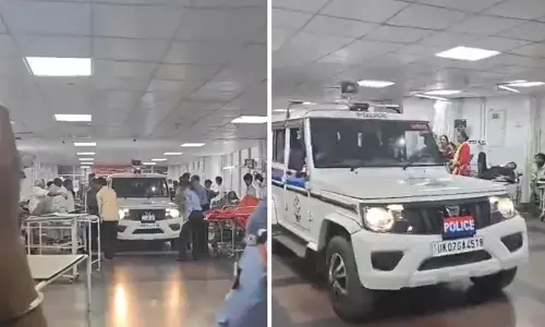 ವೈದ್ಯೆಗೆ ಕಿರುಕುಳ ನೀಡಿದ ವ್ಯಕ್ತಿಯನ್ನು ಬಂಧಿಸಲು ಆಸ್ಪತ್ರೆ ವಾರ್ಡ್ ನೊಳಕ್ಕೇ ಕಾರು ನುಗ್ಗಿಸಿದ ಪೊಲೀಸರು!