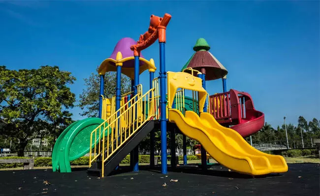 ಪಾರ್ಕ್‌ ನಲ್ಲಿ ಆಟವಾಡುತ್ತಿದ್ದಾಗ ವಿದ್ಯುತ್‌ ತಗುಲಿ ಇಬ್ಬರು ಮಕ್ಕಳು ಮೃತ್ಯು