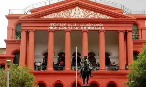 ಅಶ್ಲೀಲ ವಿಡಿಯೋಗಳ ಪೆನ್‌ಡ್ರೈವ್ ಹಂಚಿಕೆ ಪ್ರಕರಣ | ನಿರೀಕ್ಷಣಾ ಜಾಮೀನು ಕೋರಿ ನಾಲ್ವರು ಆರೋಪಿಗಳು ಹೈಕೋರ್ಟ್ ಮೊರೆ