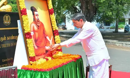 ತಮಿಳನಾಡು | ವಿವಾದಕ್ಕೀಡಾದ ಕೇಸರಿ ಉಡುಪಿನಲ್ಲಿರುವ ತಿರುವಳ್ಳುವರ್ ಚಿತ್ರ