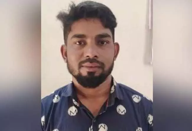 ಕಾಸರಗೋಡು: ಬಾಲಕಿಯ ಅಪಹರಣ ಪ್ರಕರಣ; ಆರೋಪಿಯ ಬಂಧನ ಕಾಸರಗೋಡು: ಬಾಲಕಿಯ ಅಪಹರಣ ಪ್ರಕರಣ; ಆರೋಪಿಯ ಬಂಧನ