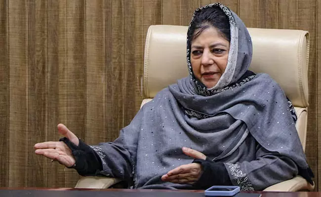 6ನೇ ಹಂತದ ಮತದಾನ| ಪಕ್ಷದ ಕಾರ್ಯಕರ್ತರು, ಪೋಲಿಂಗ್‌ ಏಜೆಂಟ್‌ಗಳನ್ನು ವಶಕ್ಕೆ ಪಡೆಯುತ್ತಿರುವ ಪೊಲೀಸರು: ಮೆಹಬೂಬಾ ಮುಫ್ತಿ ಆರೋಪ