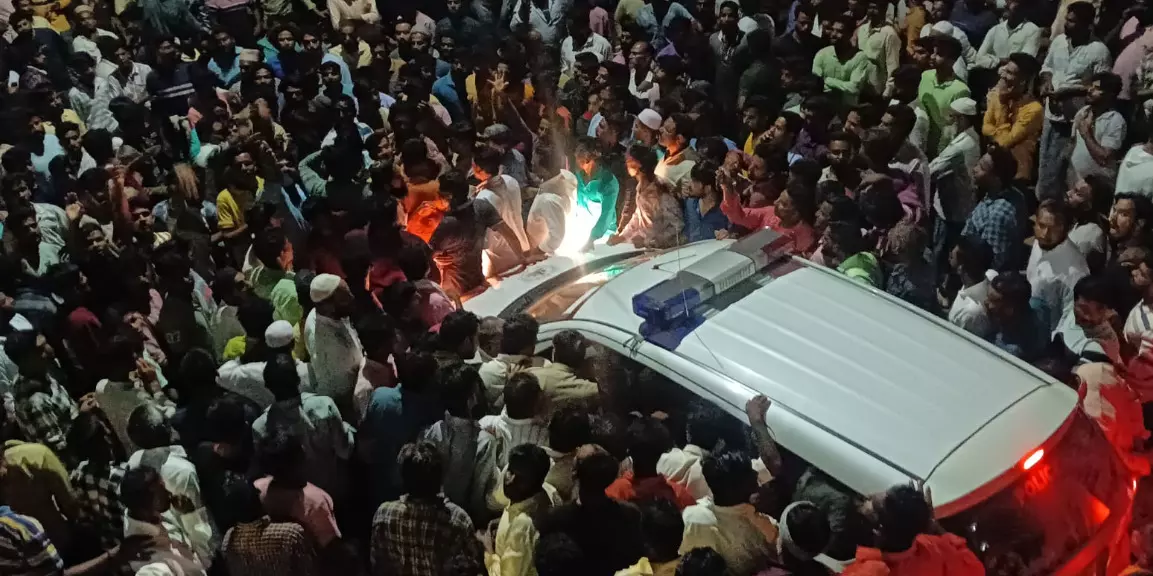 ದಾವಣಗೆರೆ : ಪೊಲೀಸರ ವಶದಲ್ಲಿದ್ದ ಯುವಕ ಸಾವು ;  ಆಕ್ರೋಶಿತರಿಂದ ಠಾಣೆ‌ ಮೇಲೆ ದಾಳಿ