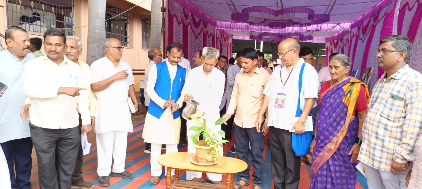 ಕೊಪ್ಪಳ | ಮೇ ಸಾಹಿತ್ಯ ಮೇಳದಲ್ಲಿ ಪುಸ್ತಕ ಹಾಗೂ ಚಿತ್ರಕಲಾ ಪ್ರದರ್ಶನಕ್ಕೆ ಚಾಲನೆ