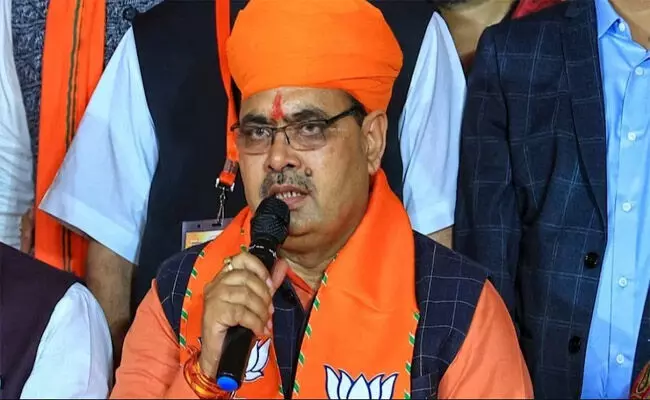 ಒಬಿಸಿ ಪಟ್ಟಿಯಿಂದ 14 ಮುಸ್ಲಿಂ ಗುಂಪುಗಳನ್ನು ಕೈಬಿಡಲು ರಾಜಸ್ಥಾನ ಸರ್ಕಾರ ಚಿಂತನೆ ಒಬಿಸಿ ಪಟ್ಟಿಯಿಂದ 14 ಮುಸ್ಲಿಂ ಗುಂಪುಗಳನ್ನು ಕೈಬಿಡಲು ರಾಜಸ್ಥಾನ ಸರ್ಕಾರ ಚಿಂತನೆ