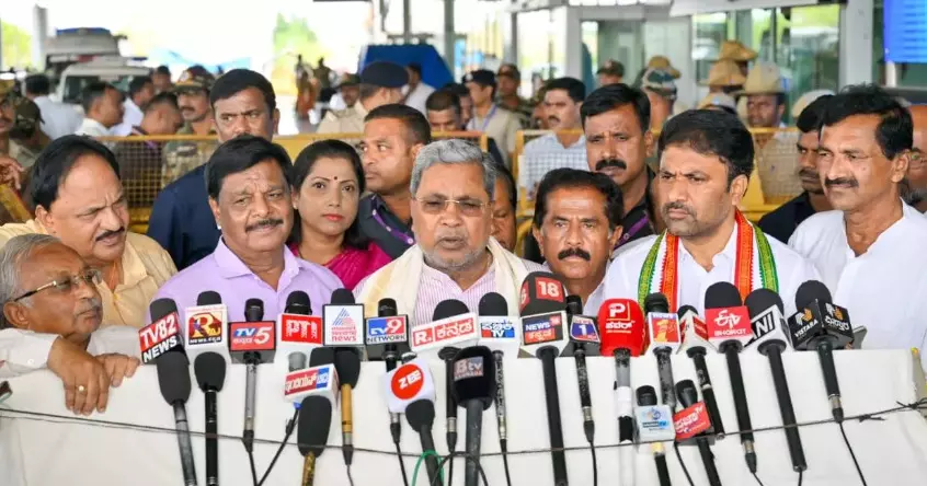 ದಾವಣಗೆರೆ ಯುವಕನ ಸಾವು ಲಾಕಪ್ ಡೆತ್ ಅಲ್ಲ : ಸಿಎಂ ಸಿದ್ದರಾಮಯ್ಯ ದಾವಣಗೆರೆ ಯುವಕನ ಸಾವು ಲಾಕಪ್ ಡೆತ್ ಅಲ್ಲ : ಸಿಎಂ ಸಿದ್ದರಾಮಯ್ಯ