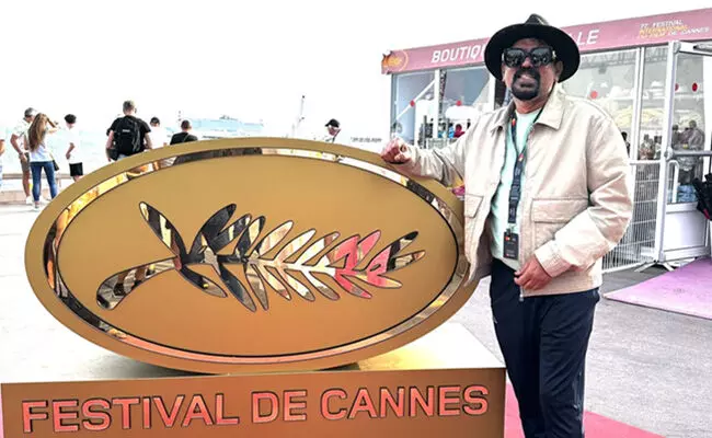 ಕೇನ್ಸ್ ನಲ್ಲಿ ಪಿಯರೆ ಆಂಜೆನಿಯುಕ್ಸ್ ಟ್ರಿಬ್ಯೂಟ್ ಪ್ರಶಸ್ತಿ ಪಡೆದ ಮೊದಲ ಏಶ್ಯನ್ ಸಂತೋಷ್ ಶಿವನ್ ಕೇನ್ಸ್ ನಲ್ಲಿ ಪಿಯರೆ ಆಂಜೆನಿಯುಕ್ಸ್ ಟ್ರಿಬ್ಯೂಟ್ ಪ್ರಶಸ್ತಿ ಪಡೆದ ಮೊದಲ ಏಶ್ಯನ್ ಸಂತೋಷ್ ಶಿವನ್