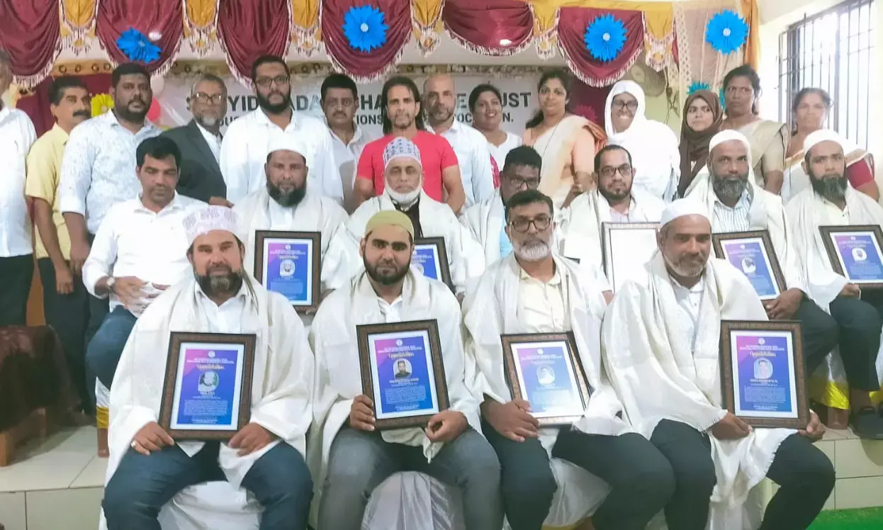 ಹಳೆಕೋಟೆ ಶಾಲೆಯಲ್ಲಿ ಮುಖ್ಯ ಶಿಕ್ಷಕರು, ದರ್ಗಾ ಪದಾಧಿಕಾರಿಗಳಿಗೆ ಸನ್ಮಾನ