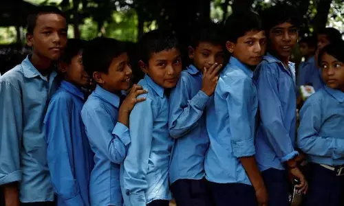 ವಿದ್ಯಾ ವಿಕಾಸ ಯೋಜನೆಯಡಿ ಕಳಪೆ ಸಮವಸ್ತ್ರ ಪೂರೈಕೆ