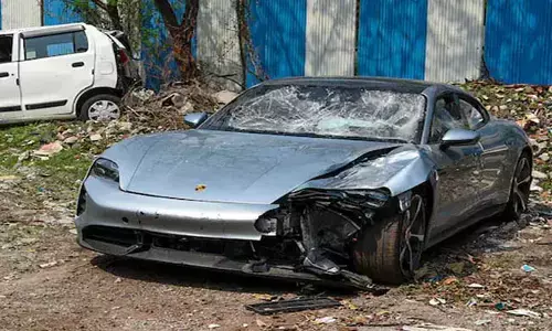 ಪುಣೆ ಕಾರು ಅಪಘಾತ ಪ್ರಕರಣ: ಚಾಲಕನನ್ನು ಅಕ್ರಮವಾಗಿ ಕೂಡಿಟ್ಟುಕೊಂಡಿದ್ದ ಬಾಲಕನ ಅಜ್ಜನ ಬಂಧನ