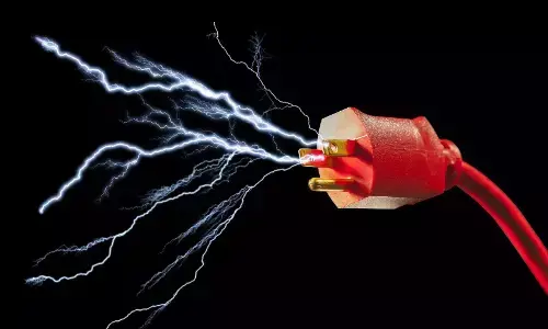 ಮಂಡ್ಯ | ವಿದ್ಯುತ್ ತಂತಿ ತುಳಿದು ಮಹಿಳೆ ಮೃತ್ಯು