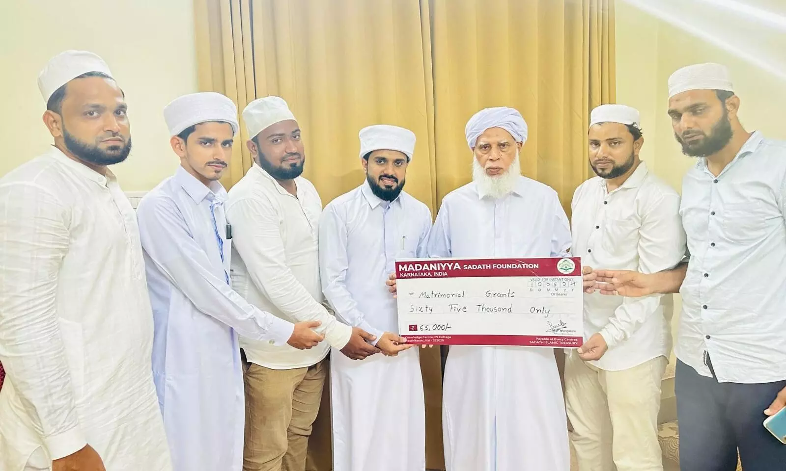 ಉಳ್ಳಾಲ: ಮದನಿಯ್ಯ ಸಾದಾತ್ ಫೌಂಡೇಶನ್ನಿಂದ ಸಹಾಯಧನ ಬಿಡುಗಡೆ ಉಳ್ಳಾಲ: ಮದನಿಯ್ಯ ಸಾದಾತ್ ಫೌಂಡೇಶನ್ನಿಂದ ಸಹಾಯಧನ ಬಿಡುಗಡೆ