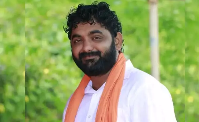 ಬೆಳ್ತಂಗಡಿ : ಮನೆಯ ಕೆರೆಗೆ ಬಿದ್ದು ನವ ವಿವಾಹಿತ ಮೃತ್ಯು ಬೆಳ್ತಂಗಡಿ : ಮನೆಯ ಕೆರೆಗೆ ಬಿದ್ದು ನವ ವಿವಾಹಿತ ಮೃತ್ಯು