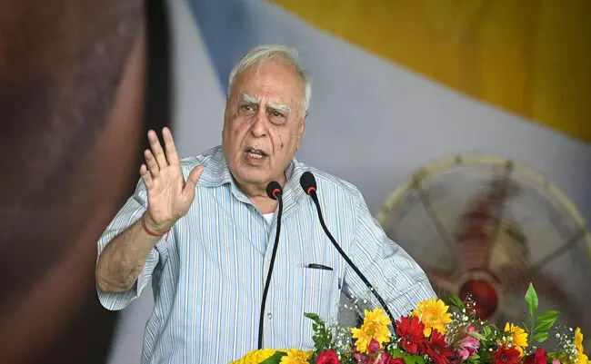 ಪ್ರಧಾನಿಯಿಂದ ಚುನಾವಣಾ ನೀತಿ ಸಂಹಿತೆ ಉಲ್ಲಂಘನೆ: ಕಪಿಲ್‌ಸಿಬಲ್