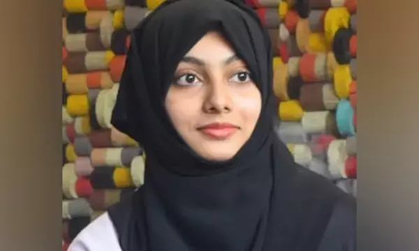 ಮಂಗಳೂರು: ಇಂಟೀರಿಯರ್ ಡಿಸೈನ್ ಕೋರ್ಸ್ ನಲ್ಲಿ ಆಯಿಷಾ ಮರ್ಚಂಟ್ ಗೆ 3ನೇ ರ‍್ಯಾಂಕ್