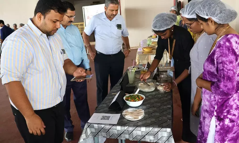 ಬಂಟಕಲ್: ಎಂಬಿಎ ವಿದ್ಯಾರ್ಥಿಗಳಿಂದ ಫುಡ್ ಪೆಸ್ಟ್