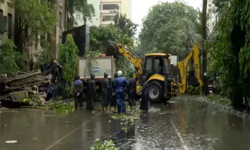 ತೀರಕ್ಕೆ ಅಪ್ಪಳಿಸಿದ ಚಂಡಮಾರುತ ‘ರೆಮಾಲ್’ | ಪಶ್ಚಿಮ ಬಂಗಾಳದಲ್ಲಿ 2, ಬಾಂಗ್ಲಾದೇಶದಲ್ಲಿ 10 ಮಂದಿ ಸಾವು