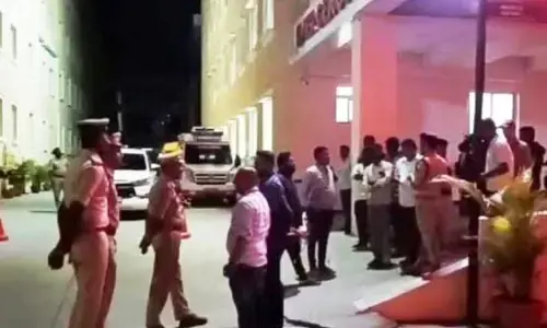 ಮಂಡ್ಯ | ಬೆಳ್ಳೂರಿನಲ್ಲಿ ಗುಂಪು ಘರ್ಷಣೆ : ಬಿಗುವಿನ ವಾತಾವರಣ, ಪೊಲೀಸ್ ಬಂದೋಬಸ್ತ್