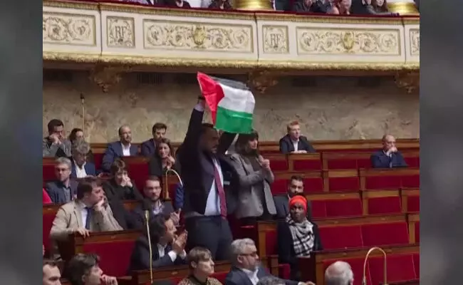 ಫ್ರಾನ್ಸ್ ಸಂಸತ್‌ನಲ್ಲಿ ಫೆಲೆಸ್ತೀನ್ ಧ್ವಜ ಬೀಸಿದ ಸಂಸದನ ಬಂಧನ