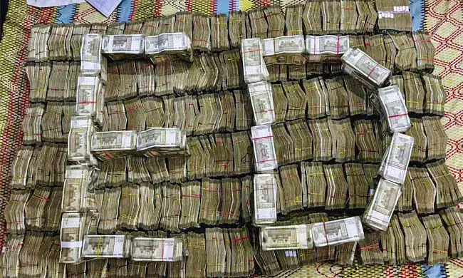 ಸುವೇಂದು ಅಧಿಕಾರಿ, ತಪಸ್ ರಾಯ್ ವಿರುದ್ಧ ಸಿಬಿಐ, ಈಡಿ ಕ್ರಮ ನಿಲ್ಲಿಸಿದ್ದೇಕೆ?: ಪ್ರಧಾನಿಗೆ ಕಾಂಗ್ರೆಸ್ ಪ್ರಶ್ನೆ