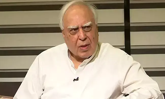 ‘ವಿವೇಕ’ದ ಅರ್ಥ ಗೊತ್ತಿಲ್ಲದ ಮೋದಿ ಯಾವ ‘ಧ್ಯಾನ’ ಮಾಡುತ್ತಾರೆ? : ಸಿಬಲ್