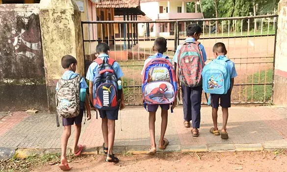 ದ.ಕ. ಜಿಲ್ಲೆಯಲ್ಲಿ ಶಾಲೆಗಳು ಆರಂಭ: ವಿದ್ಯಾರ್ಥಿಗಳ ಸ್ವಾಗತಕ್ಕೆ ತಯಾರಿ