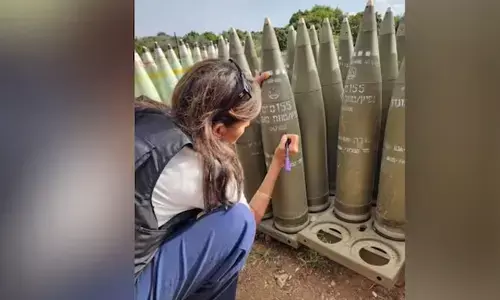 ಇಸ್ರೇಲಿ ಕ್ಷಿಪಣಿಗೆ ಸಹಿ ಮಾಡಿ ಅವರನ್ನು ಮುಗಿಸಿ ಎಂದ ನಿಕ್ಕಿ ಹ್ಯಾಲೆ!