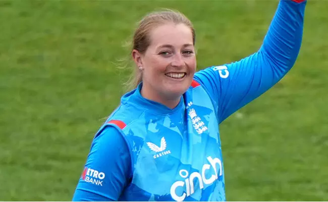 ಏಕದಿನ ಕ್ರಿಕೆಟ್ | ವೇಗವಾಗಿ 100 ವಿಕೆಟ್ ಪೂರೈಸಿದ ಇಂಗ್ಲೆಂಡ್ ಸ್ಪಿನ್ನರ್ ಸೋಫಿ ಎಕ್ಲೆಸ್ಟೋನ್ ಏಕದಿನ ಕ್ರಿಕೆಟ್ | ವೇಗವಾಗಿ 100 ವಿಕೆಟ್ ಪೂರೈಸಿದ ಇಂಗ್ಲೆಂಡ್ ಸ್ಪಿನ್ನರ್ ಸೋಫಿ ಎಕ್ಲೆಸ್ಟೋನ್