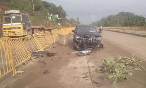 ಮಾಣಿ: ರಾಷ್ಟ್ರೀಯ ಹೆದ್ದಾರಿಯ ತಡೆಬೇಲಿಗೆ ಕಾರು ಢಿಕ್ಕಿ