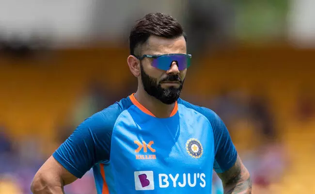 ಟಿ20 ವಿಶ್ವಕಪ್ | ಎರಡು ಬಾರಿ ಸರಣಿಶ್ರೇಷ್ಠ ಪ್ರಶಸ್ತಿ ಪಡೆದ ಏಕೈಕ ಆಟಗಾರ ವಿರಾಟ್ ಕೊಹ್ಲಿ ಟಿ20 ವಿಶ್ವಕಪ್ | ಎರಡು ಬಾರಿ ಸರಣಿಶ್ರೇಷ್ಠ ಪ್ರಶಸ್ತಿ ಪಡೆದ ಏಕೈಕ ಆಟಗಾರ ವಿರಾಟ್ ಕೊಹ್ಲಿ