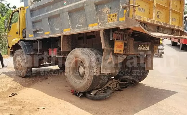 ಬೆಳ್ತಂಗಡಿ: ರಸ್ತೆ ಅಪಘಾತ; ಬೈಕ್ ಸವಾರ ಮೃತ್ಯು ಬೆಳ್ತಂಗಡಿ: ರಸ್ತೆ ಅಪಘಾತ; ಬೈಕ್ ಸವಾರ ಮೃತ್ಯು