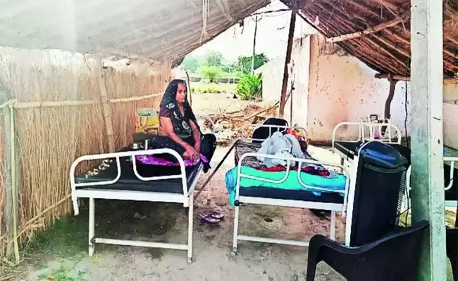 ಉತ್ತರ ಪ್ರದೇಶ: ಗುಡಿಸಲಿನಲ್ಲಿ ಕ್ಯಾನ್ಸರ್ ಆಸ್ಪತ್ರೆ ಪತ್ತೆ; ಬೀಗ ಜಡಿದ ಅಧಿಕಾರಿಗಳು ಉತ್ತರ ಪ್ರದೇಶ: ಗುಡಿಸಲಿನಲ್ಲಿ ಕ್ಯಾನ್ಸರ್ ಆಸ್ಪತ್ರೆ ಪತ್ತೆ; ಬೀಗ ಜಡಿದ ಅಧಿಕಾರಿಗಳು