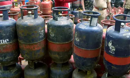 ವಾಣಿಜ್ಯ ಬಳಕೆ ಎಲ್‌ಪಿಜಿ ಸಿಲಿಂಡರ್ ಬೆಲೆ ಇಳಿಕೆ‌