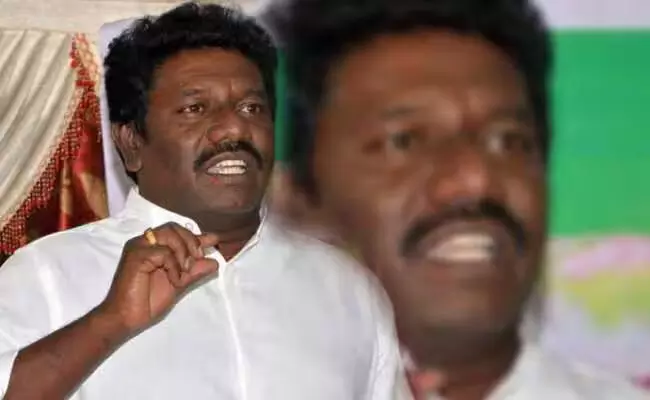 ಚೆನ್ನೈ ವಿಮಾನನಿಲ್ದಾಣ | ನಟ ಕರುಣಾಸ್ ಬ್ಯಾಗ್ನಲ್ಲಿದ್ದ 40 ಬುಲೆಟ್ಗಳು ಪತ್ತೆ ಚೆನ್ನೈ ವಿಮಾನನಿಲ್ದಾಣ | ನಟ ಕರುಣಾಸ್ ಬ್ಯಾಗ್ನಲ್ಲಿದ್ದ 40 ಬುಲೆಟ್ಗಳು ಪತ್ತೆ