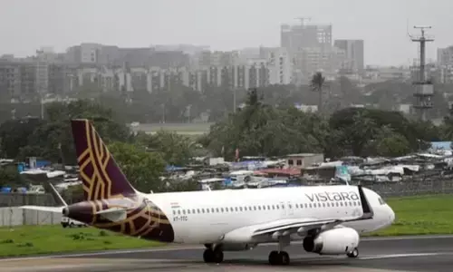 ಬಾಂಬ್ ಬೆದರಿಕೆಯ ನಡುವೆಯೇ ಮುಂಬೈನಲ್ಲಿ ಸುರಕ್ಷಿತವಾಗಿ ಇಳಿದ ವಿಸ್ತಾರ ವಿಮಾನ
