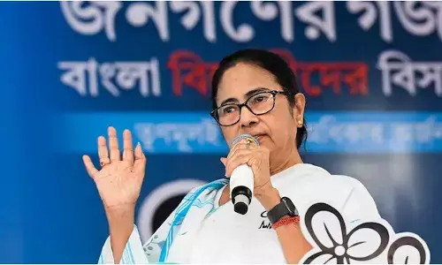 ಮತದಾನೋತ್ತರ ಸಮೀಕ್ಷೆಗಳನ್ನು ಎರಡು ತಿಂಗಳ ಹಿಂದೆ ಮನೆಯಲ್ಲೇ ಕುಳಿತು ತಯಾರಿಸಲಾಗಿದೆ : ಮಮತಾ ಬ್ಯಾನರ್ಜಿ