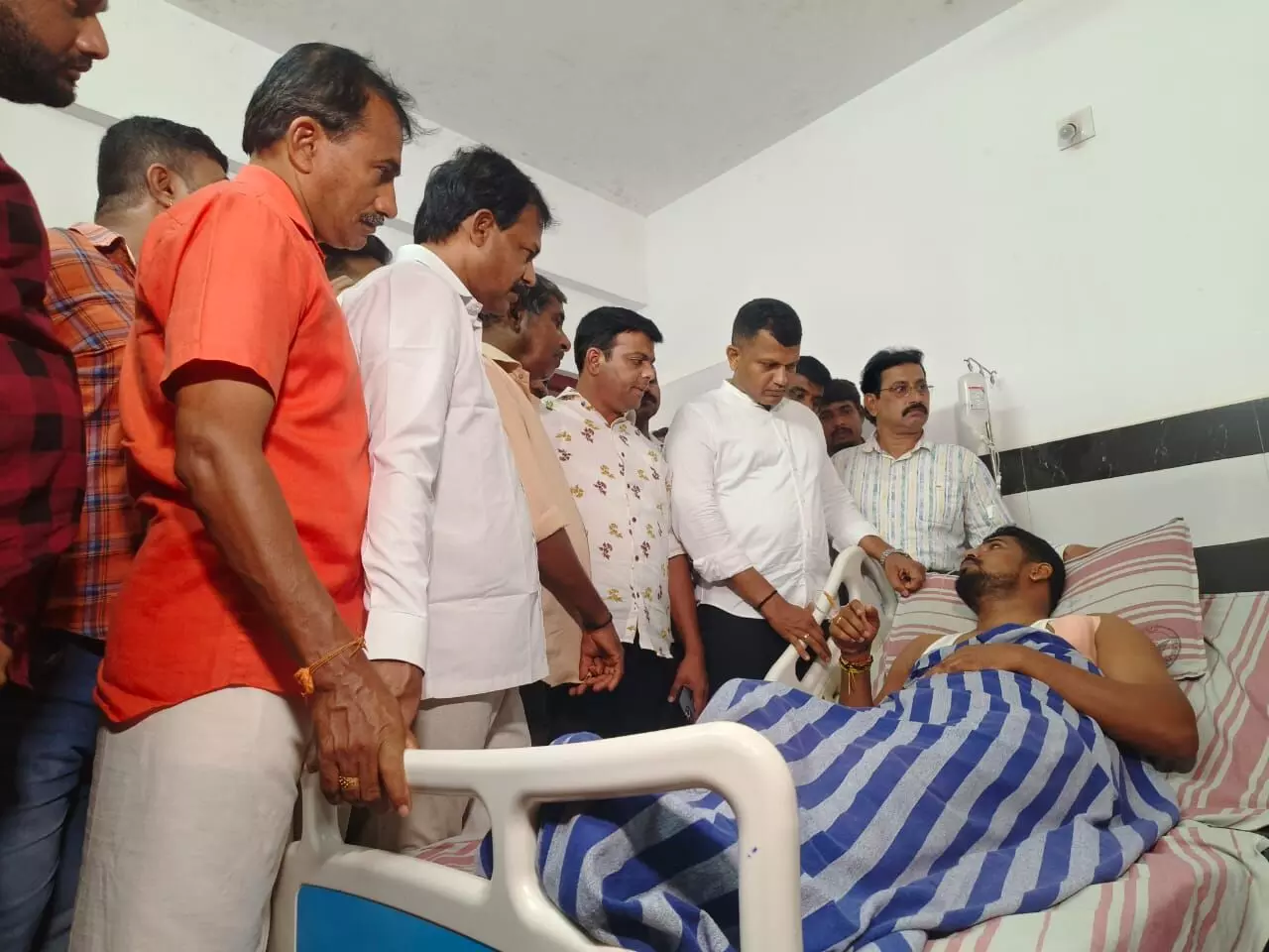 ಬೆಳ್ತಂಗಡಿ: ಹಲ್ಲೆಗೊಳಗಾದ ಬಿಜೆಪಿ ಮುಖಂಡನ ಭೇಟಿ ಮಾಡಿದ ಸಂಸದ ಕ್ಯಾ.ಬ್ರಿಜೇಶ್ ಚೌಟ