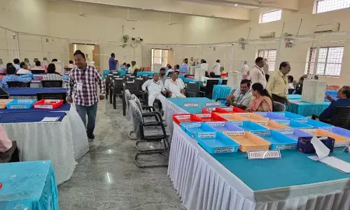 ಕಲಬುರಗಿ: ಕರ್ನಾಟಕದ ಈಶಾನ್ಯ ಪದವೀಧರ ಕ್ಷೇತ್ರದ ಚುನಾವಣೆಯ ಮತಗಳ ಎಣಿಕೆ ಕಾರ್ಯ ಆರಂಭ