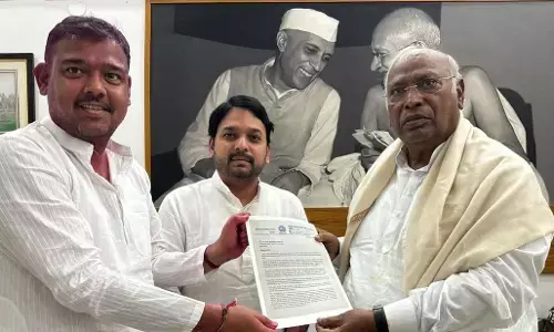 ಮಹಾರಾಷ್ಟ್ರ: ಪಕ್ಷೇತರ ಸಂಸದನಿಂದ ಕಾಂಗ್ರೆಸ್ ಪಕ್ಷಕ್ಕೆ ಬೆಂಬಲ ಘೋಷಣೆ