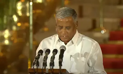 ಕೇಂದ್ರದ ರಾಜ್ಯ ಖಾತೆ ಸಚಿವರಾಗಿ ಪ್ರಮಾಣ ವಚನ ಸ್ವೀಕರಿಸಿದ ಸೋಮಣ್ಣ